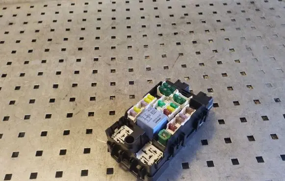 Citroen DS4 Fuse module 9665492680