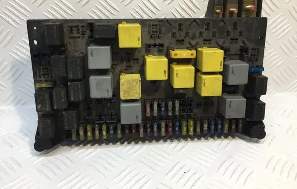 Mercedes-Benz ML W163 Fuse module 1635450205