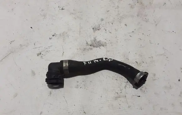 BMW 5 F10 F11 Engine coolant pipe/hose 8511761