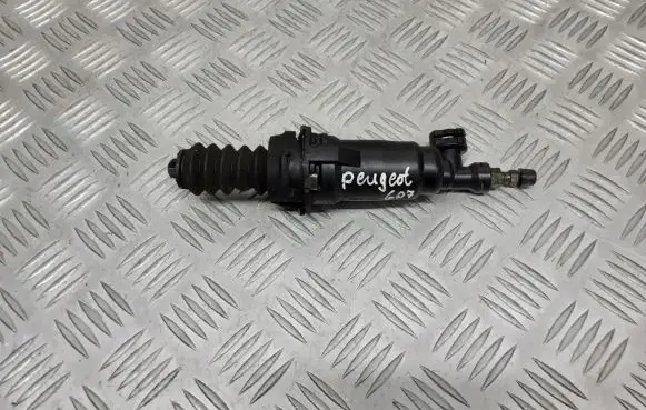 Peugeot 607 Clutch slave cylinder 