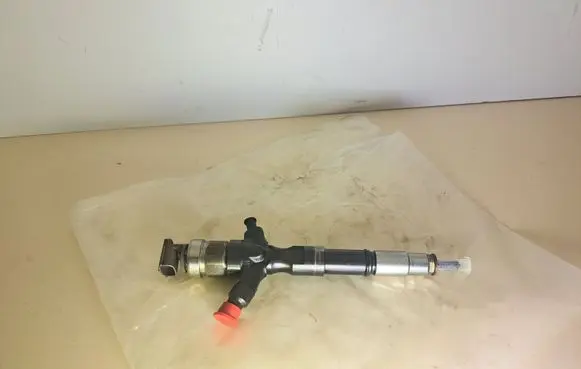 Toyota Land Cruiser (J120) Fuel injector 2367030080 06H05707