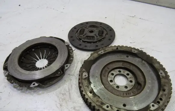 Nissan Note (E12) Clutch set kit GMAUTO4574097