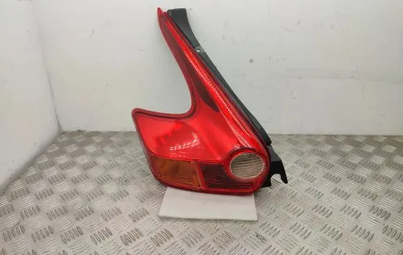 Nissan Juke I F15 Rear/tail lights