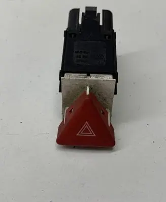Volkswagen PASSAT B6 Hazard light switch 3C0953509A