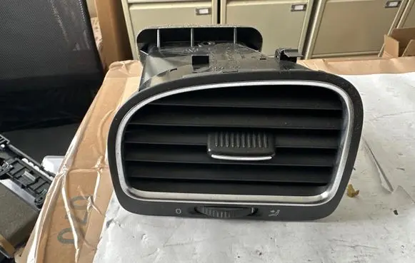 Volkswagen Golf VI Dash center air vent grill 5K0819703K 5K0819709