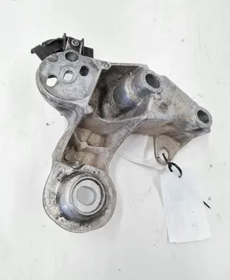 Skoda Superb B5 (3U) Engine mounting bracket 8E0199352F