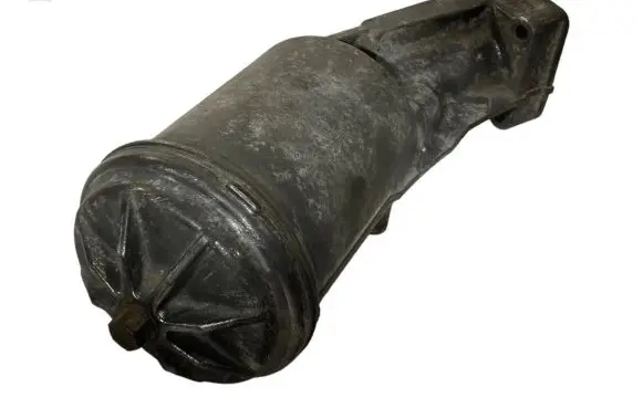 BMW 7 E32 Oil filter mounting bracket
