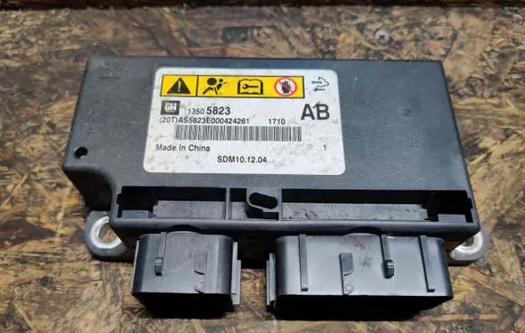 Chevrolet Cruze Airbag control unit/module 13505823