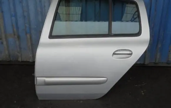 Renault Clio III Rear door 