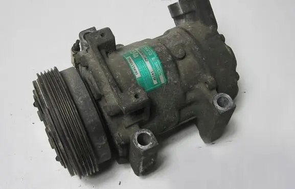 Renault Clio II Air conditioning (A/C) compressor (pump) 7700115830