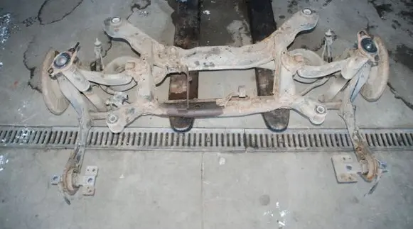 Volvo S80 Rear axle beam 185KM