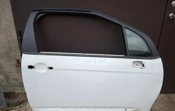 Door (2 Door Coupe)