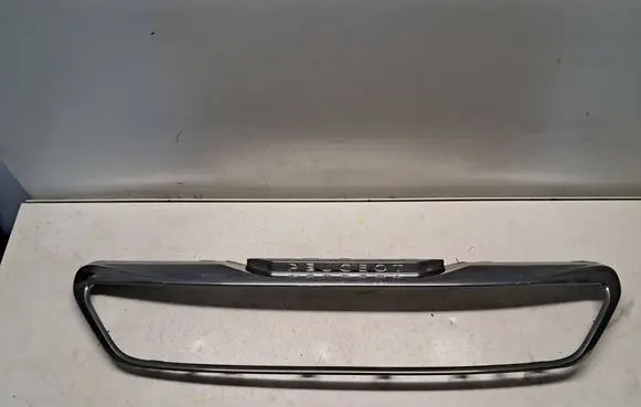 Peugeot 308 Front bumper upper radiator grill AA35899408