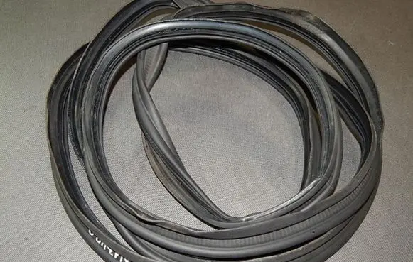Audi A7 S7 4G Trunk rubber seal (body) 