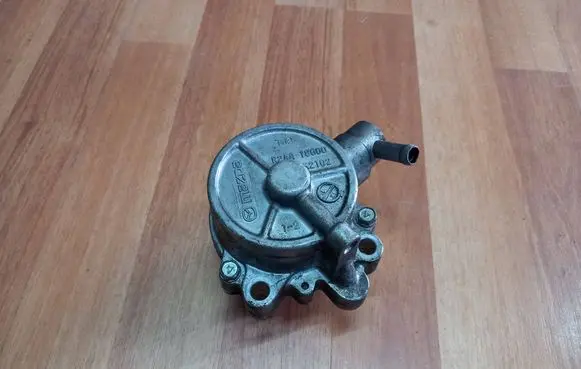 Mazda 6 Vacuum pump R2AA18G00 K2102