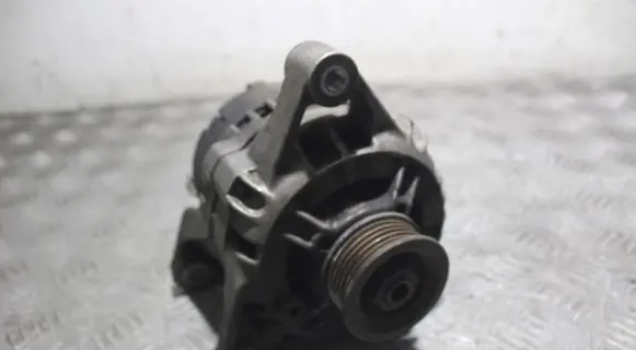 Audi A4 S4 B5 8D Generator/alternator 0123310022
