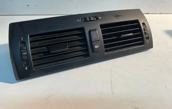 BMW X3 E83 Dash center air vent grill 3400074