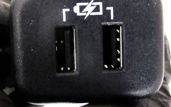 Opel Astra K USB socket connector 13598459 M040018004860 022716