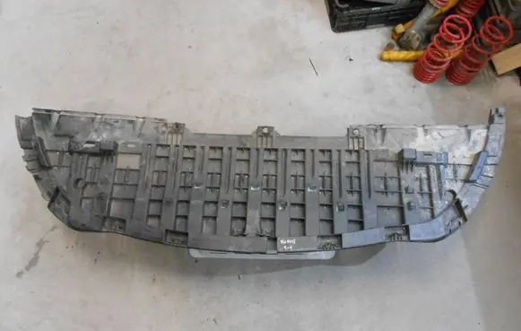 Renault Fluence Front bumper skid plate/under tray 622359780R