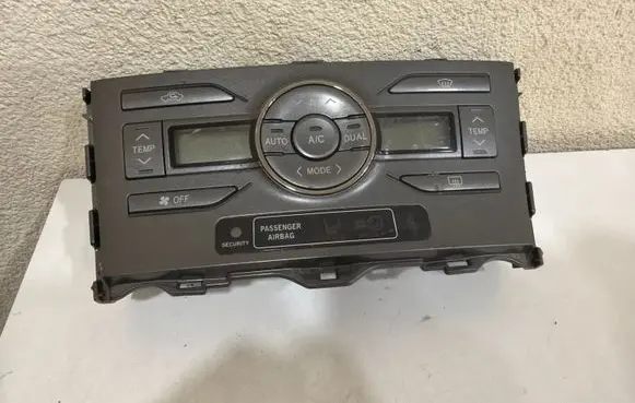 Toyota Auris 150 Climate control unit 5590002220B