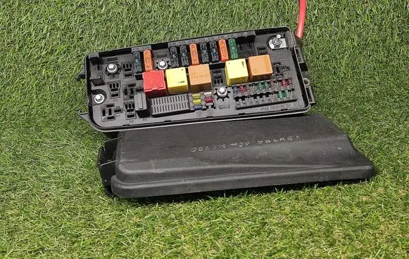 Opel Vectra C Power management control unit 13112917 13112917AJ 519035018