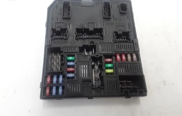 Renault Kadjar Fuse module 284B69501R