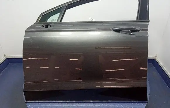 Ford Mondeo MK I Front door 