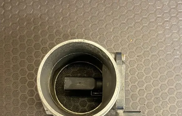 Audi A6 S6 C5 4B Mass air flow meter 059906461D AFH7025C