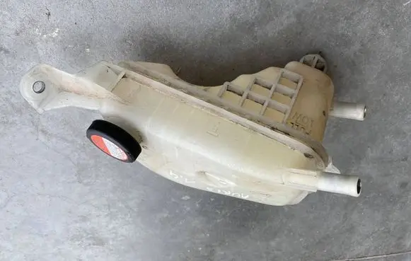 Toyota Auris E180 Coolant expansion tank/reservoir 164800D030