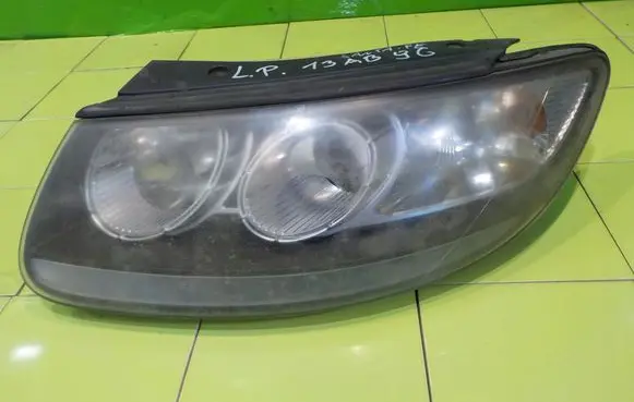 Hyundai Santa Fe Headlight/headlamp 921012BXXX