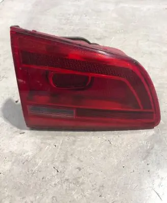 Volkswagen Touran II Tailgate rear/tail lights 1T0945093A
