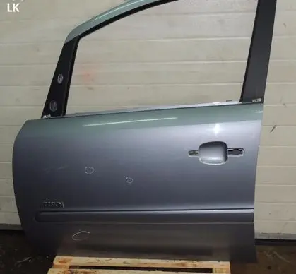 Opel Zafira B Front door 13203013