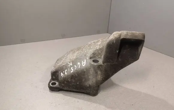 Audi A6 S6 C5 4B Engine mounting bracket 8D0199307G