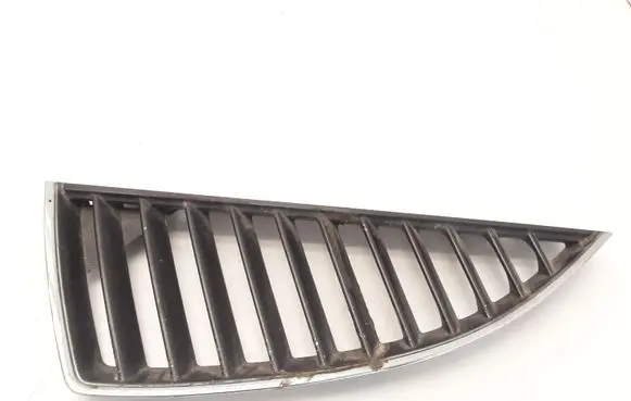 Mitsubishi Lancer Front bumper lower grill MN126473 MN126877