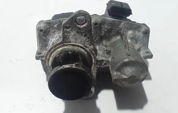 Opel Vivaro EGR valve 147109816R