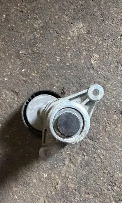 Peugeot 2008 I Generator/alternator belt tensioner 9801875280