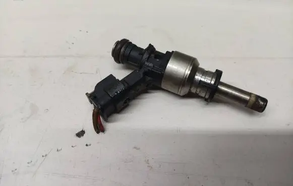 Audi A8 S8 D4 4H Fuel injector 1079036G