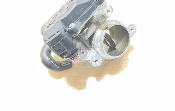 Volkswagen Golf VII Electric throttle body valve 04L128063P 04L128059K