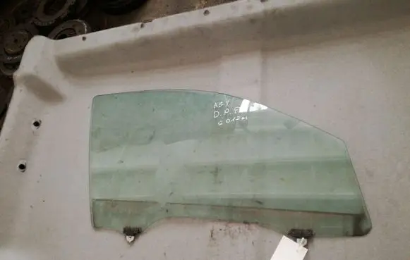 Mitsubishi ASX Front door window glass four-door