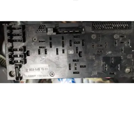 Mercedes-Benz E W210 Fuse module 0025451901