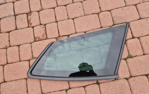Opel Insignia B Sliding door window/glass 