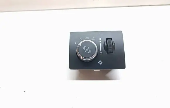 Jeep Grand Cherokee Light switch P68189157AA 68189157AA