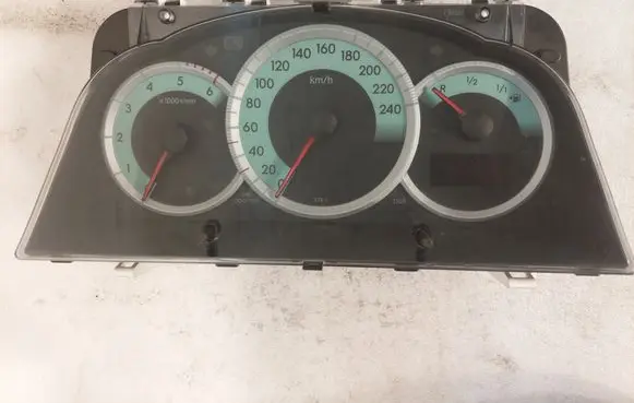 Toyota Corolla Verso AR10 Speedometer (instrument cluster) 838000F092