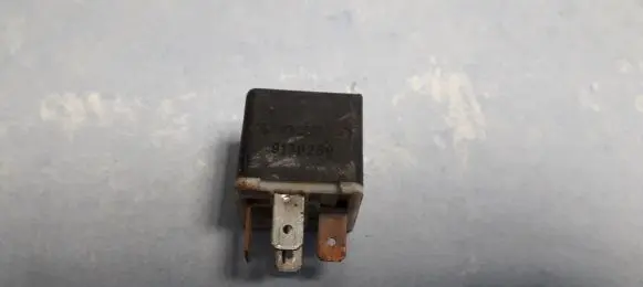 Volvo S40, V40 Other relay 9130269 4ra003510-73