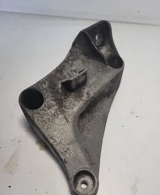 BMW 3 E46 Engine mounting bracket 6750441