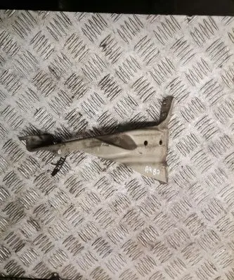Audi A4 S4 B7 8E 8H Fender mounting bracket 8e0821135
