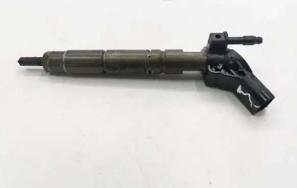 Chrysler 300 - 300C Fuel injector A6420700587 0445115027