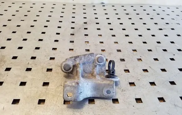 Renault Megane III Other engine bay part 570157R