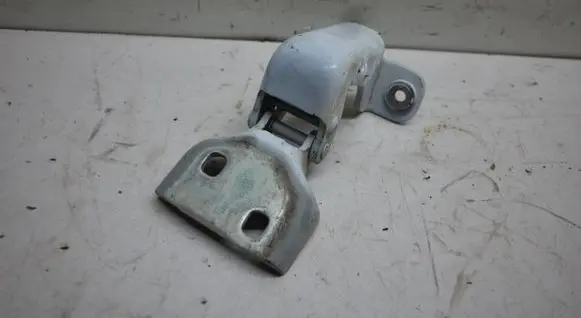 Opel Vivaro Front door upper hinge 66380