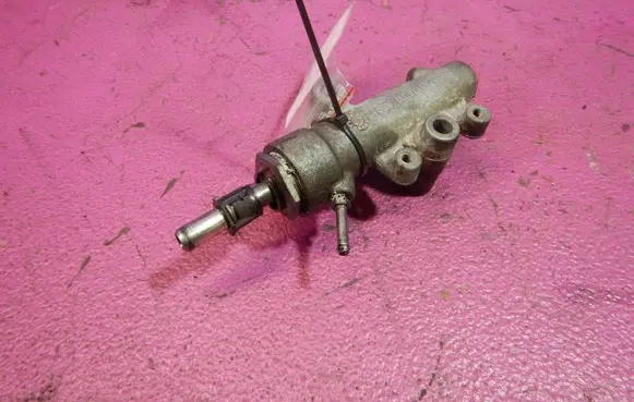 Opel Zafira B Fuel distributor 55188200